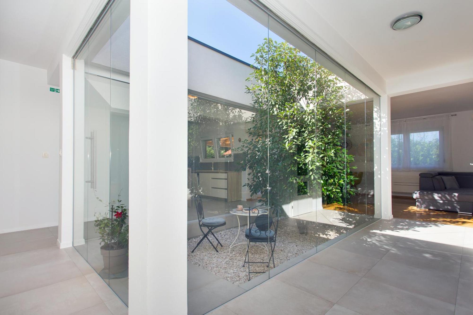 Life - New And Luxury Holiday House Kaštela 外观 照片