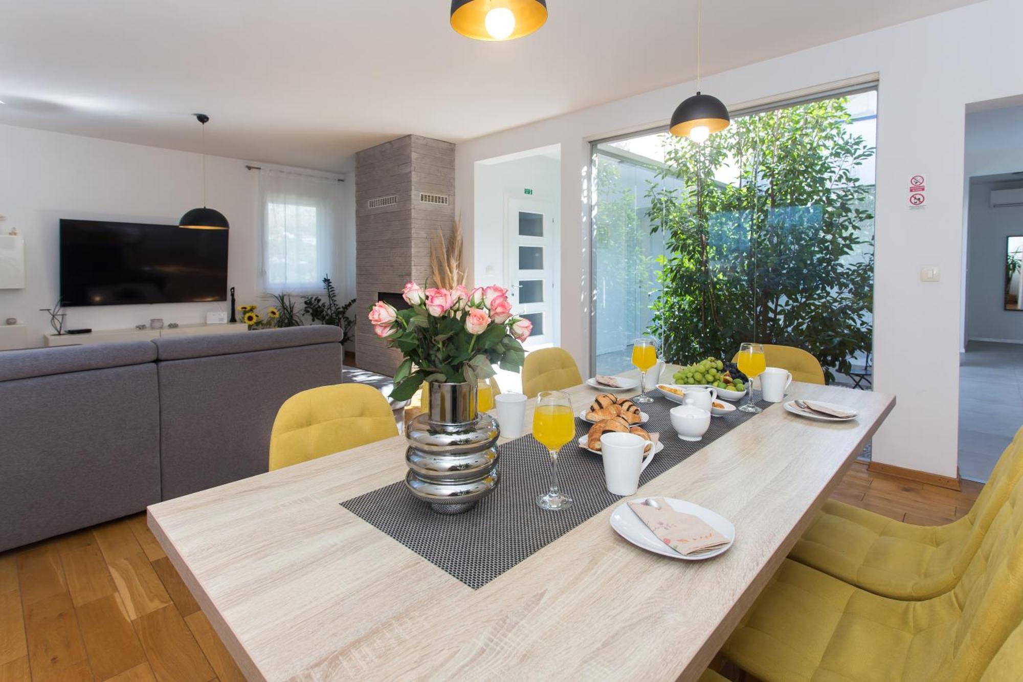 Life - New And Luxury Holiday House Kaštela 外观 照片