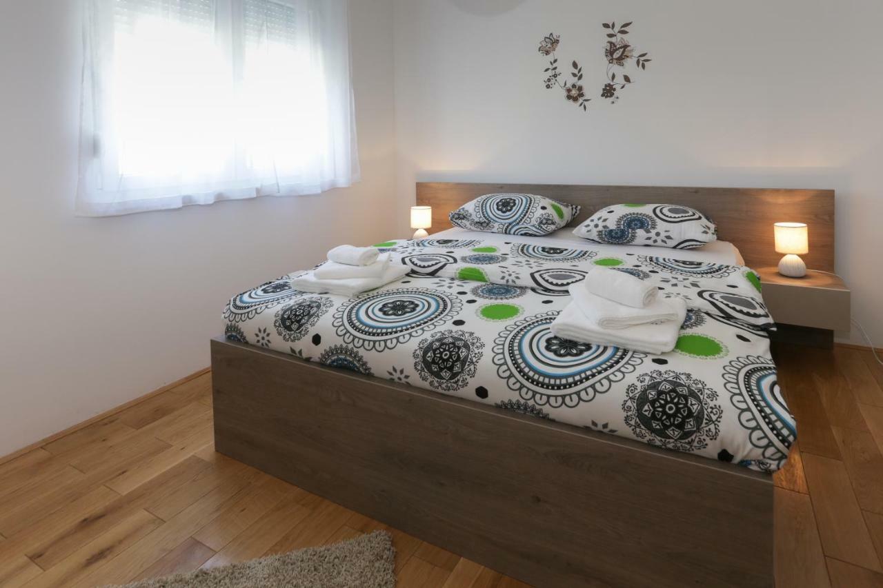 Life - New And Luxury Holiday House Kaštela 外观 照片