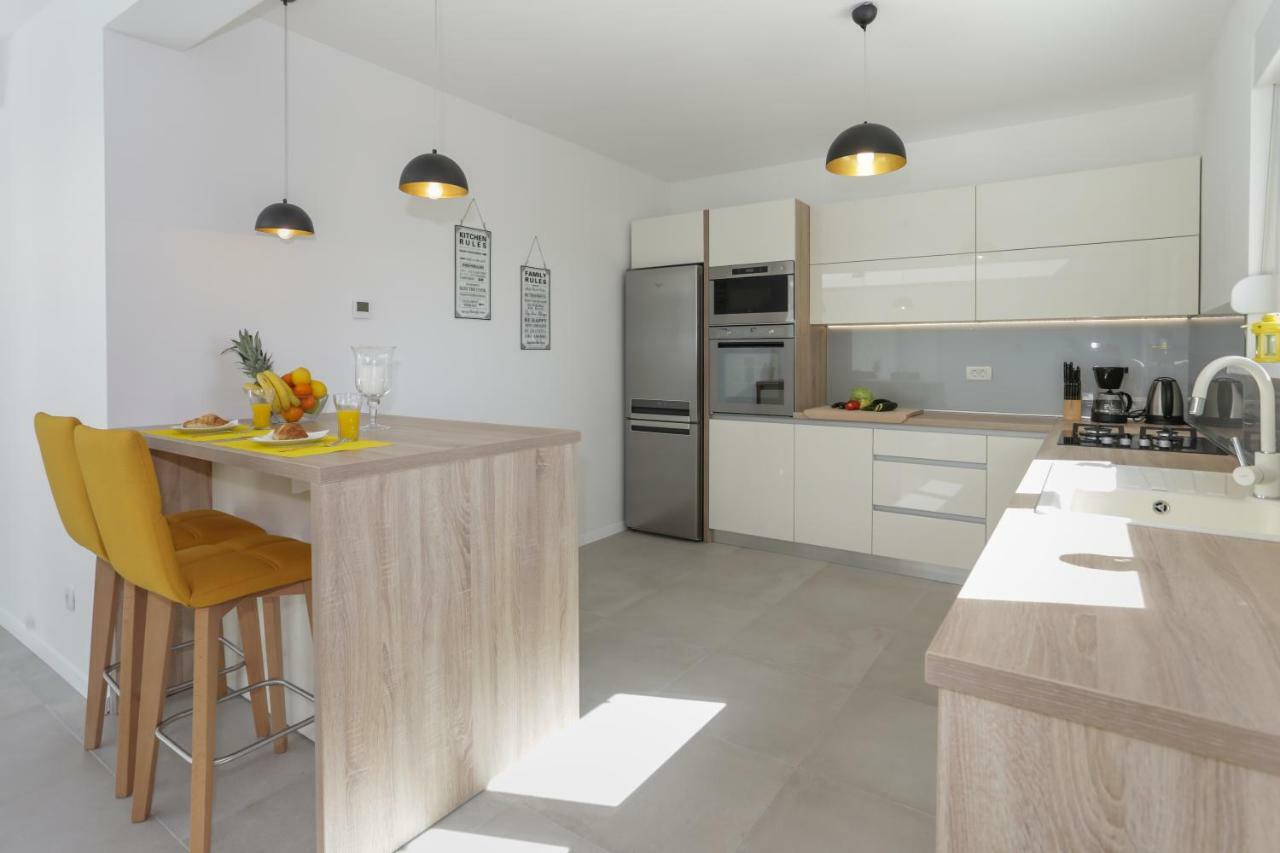 Life - New And Luxury Holiday House Kaštela 外观 照片